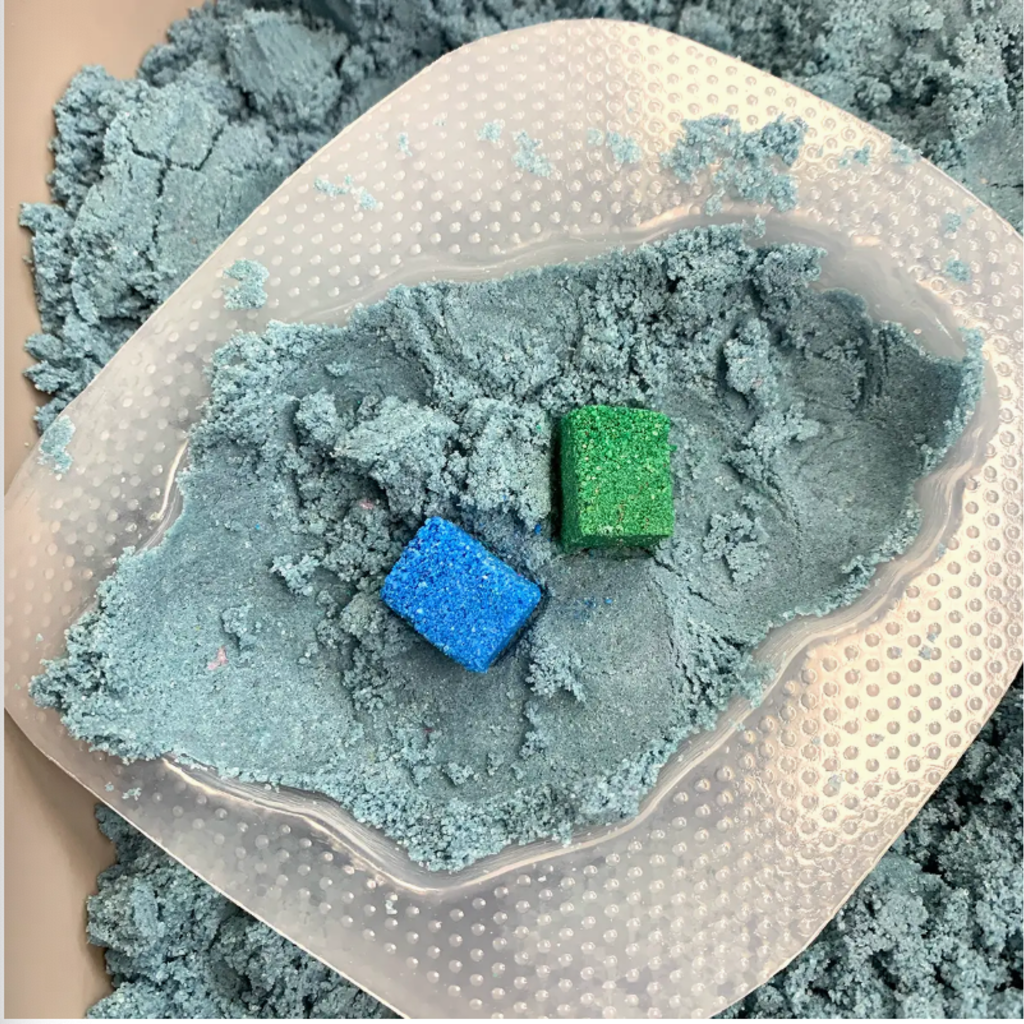 Poppy & Thyme Bath Bomb- Color changer Dinosaur Fossil