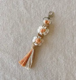 Macrame Daisy Keychains - Tan