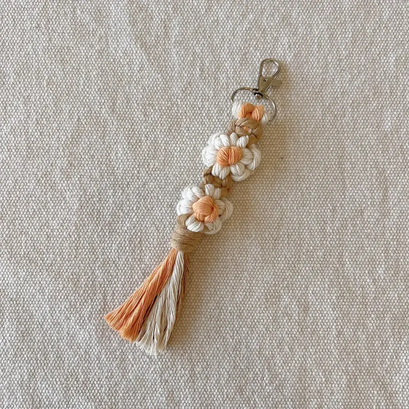 Macrame Daisy Keychains - Tan