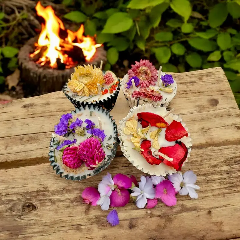 Woofs and Wax Fidos Firehouse Fire Starters 4 pc - Assorted Floral