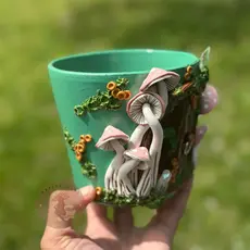 Making Olas Fairy House Planter - 4"