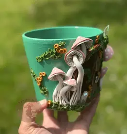 Making Olas Fairy House Planter - 4"