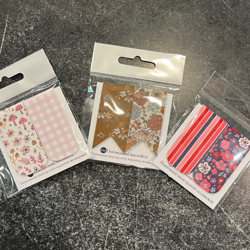 Daydreamer Designs Daydreamer Designs - 2 Pack Magnetic Bookmarks (Assorted)