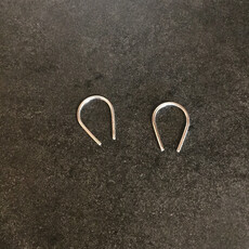 Hello Adorn Jewelry Hello Adorn  - Tiny Horseshoe Earrings (Silver)