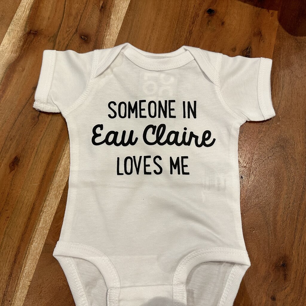 Onesie - Someone in Wisconsin Loves Me