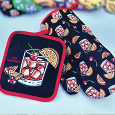 Pink Squirrel Studios Old Fashioned Mitt & Hot Pad Set