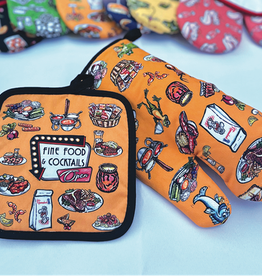 Pink Squirrel Studios Club Classics Mitt & Hot Pad Set