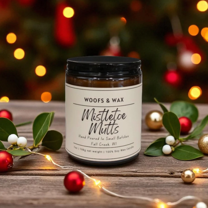 Woofs and Wax Woofs and Wax Candle 7oz Mistletoe Mutts
