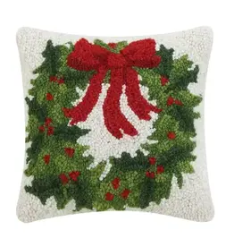 Peking Handicraft Hook Pillow - Holiday Wreath