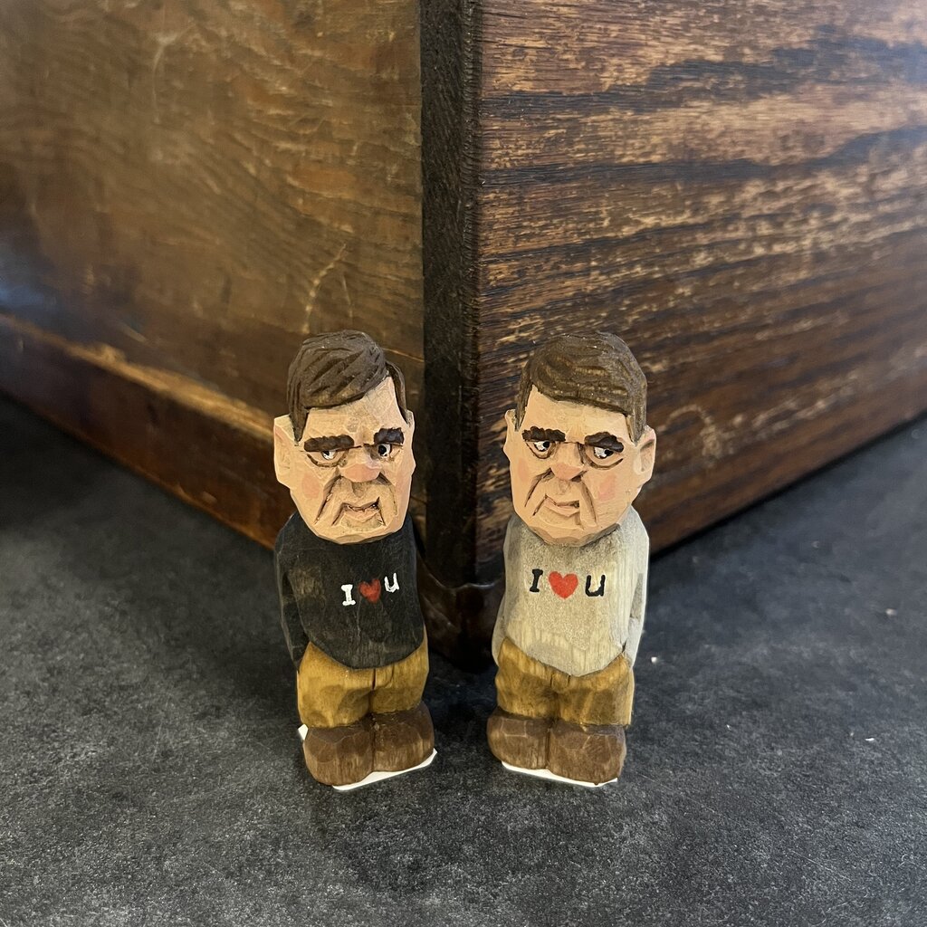 Denny Williams Mini Wood Carving - I Heart U