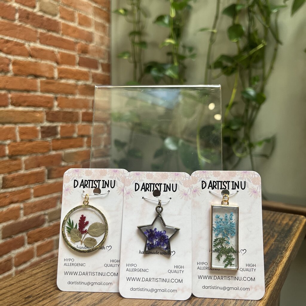 Pendant - D Artist In U