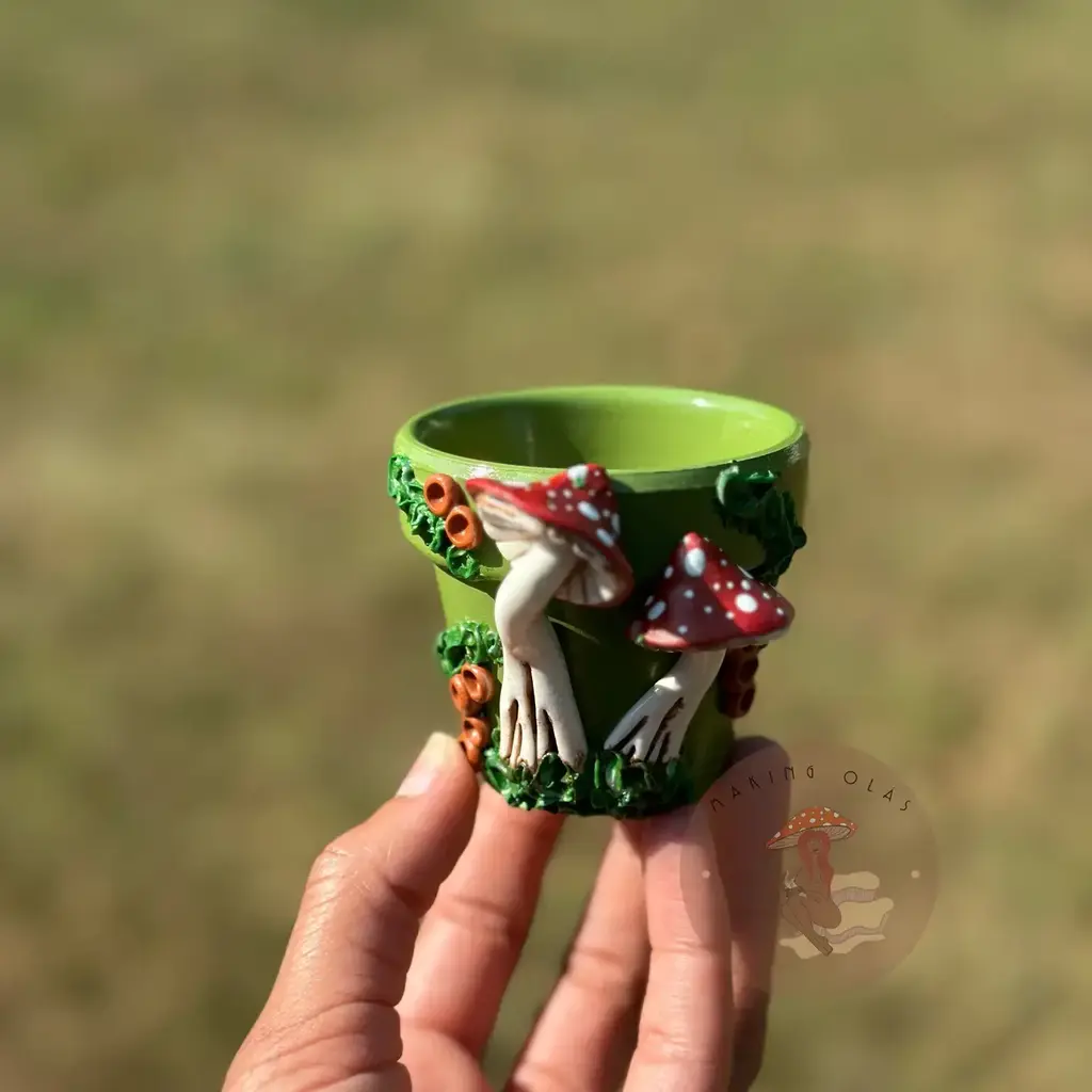 Making Olas Mushroom Plant Pot -