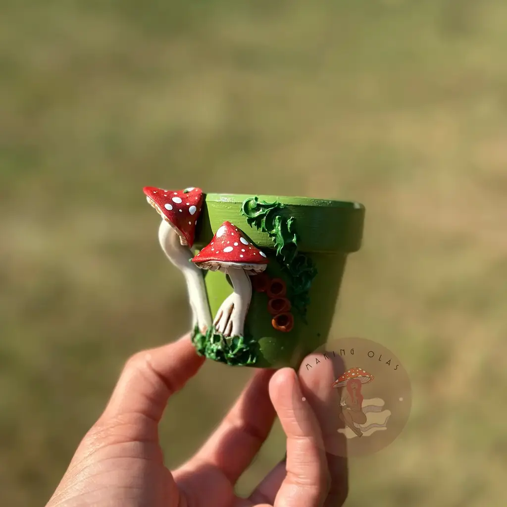 Making Olas Mushroom Plant Pot -