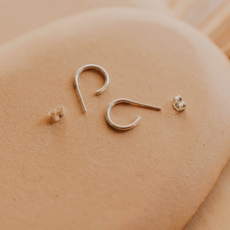 Hello Adorn Jewelry Hello Adorn - 20 mm Everyday Hoop Earrings - Silver