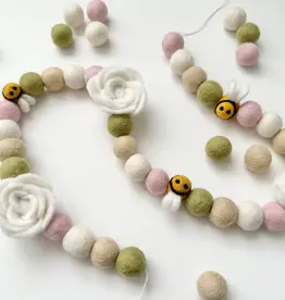 Wool Jamboree English Garden Garland