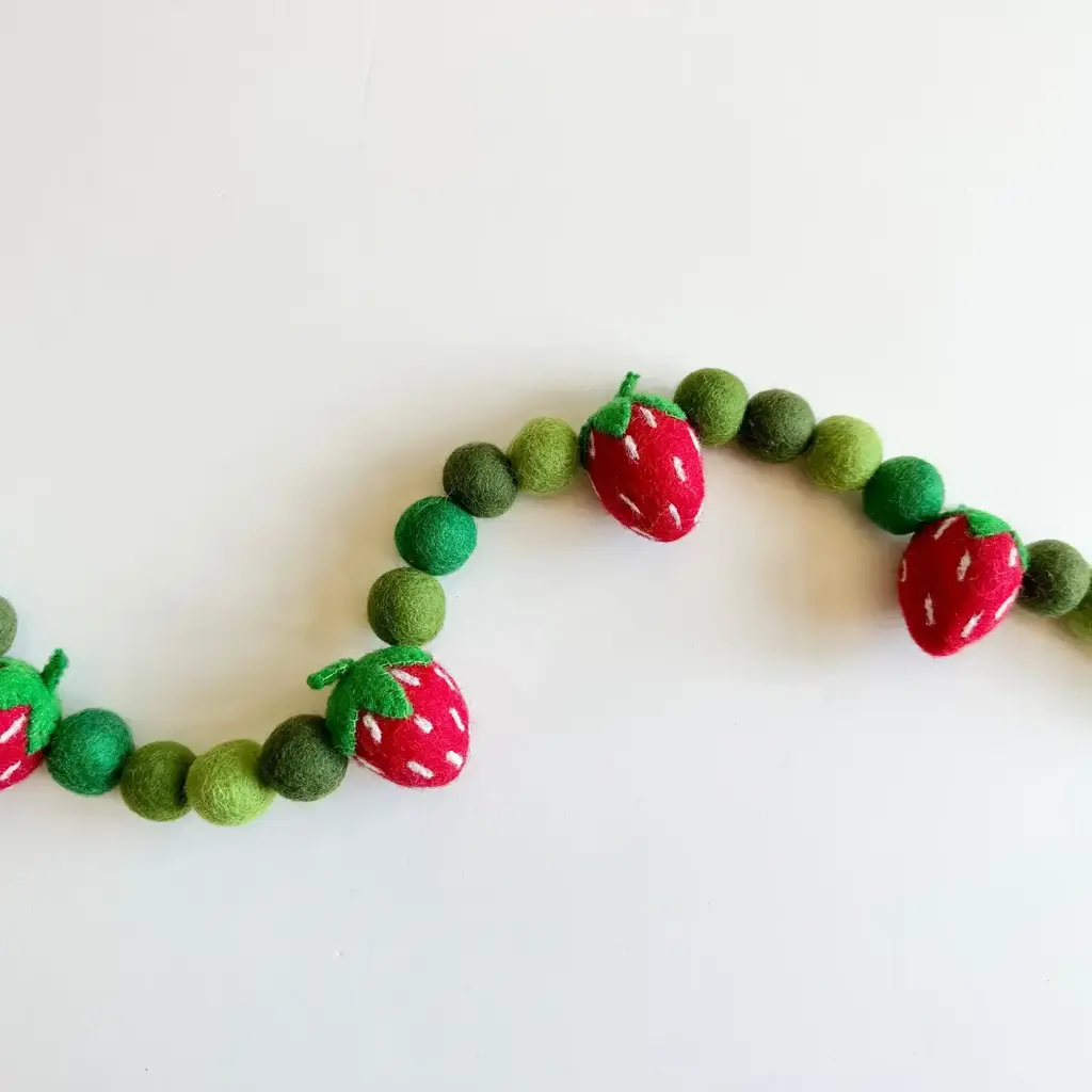 Wool Jamboree Juicy Strawberry Garland