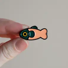 Curlworks Fish Pin - Coral/Dark Green