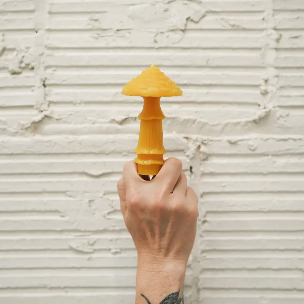Amanita Large - Pure Beeswax Candle