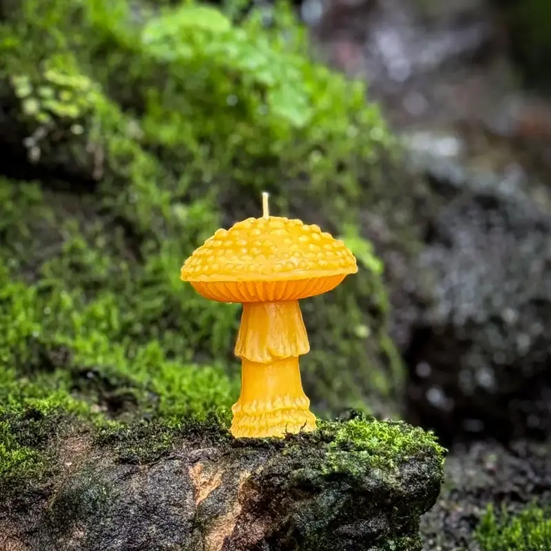 Amanita Med - Pure Beeswax Candle