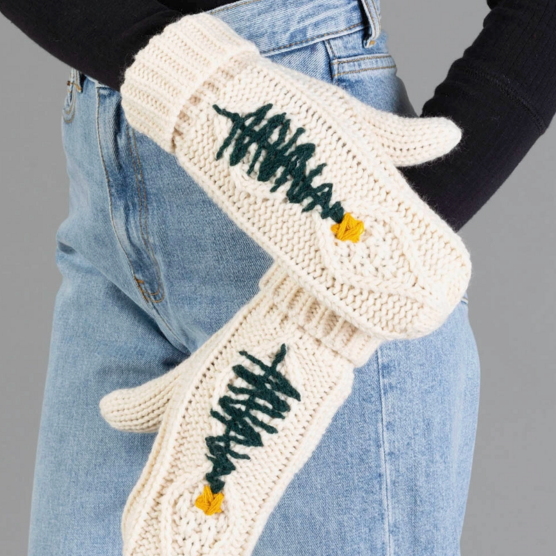 Panache (Faire) Beige Cable Knit Mittens w/ Embroidered Tree