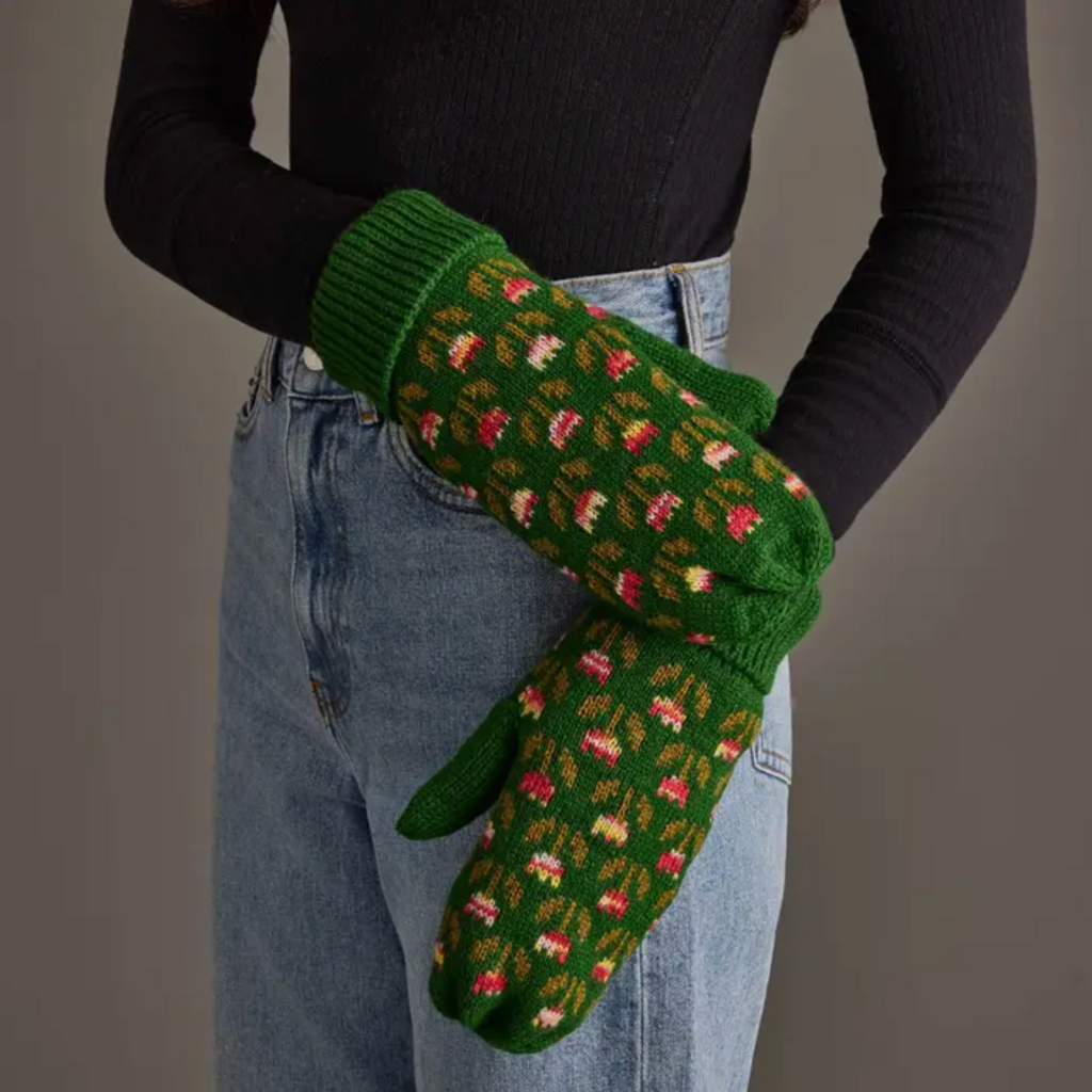 Panache (Faire) Green Small Floral Pattern Knit Mittens