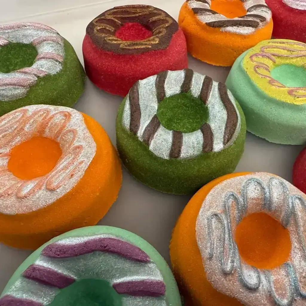 Poppy & Thyme Bath Bomb - Funky Donut
