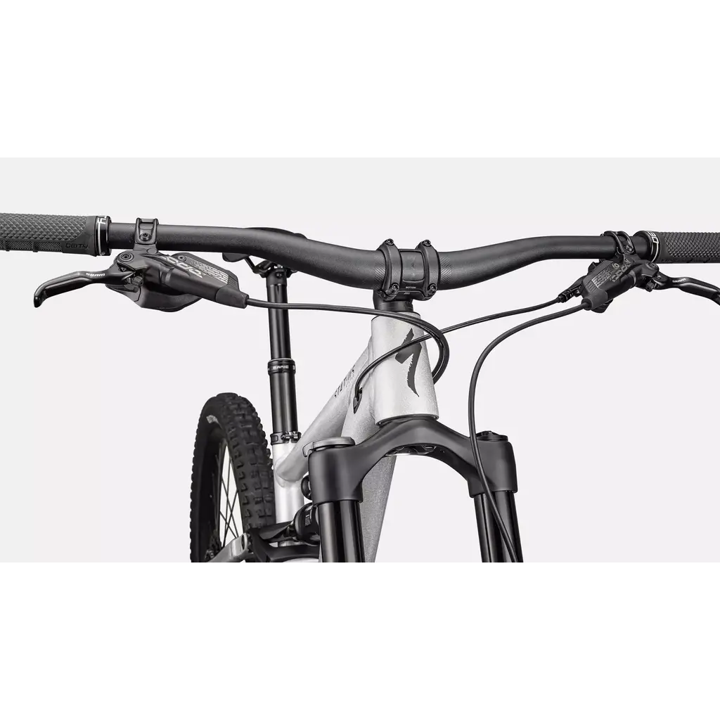 Specialized 2025 Status 2 140 Zero - Satin Aluminum / Obsidian - S0
