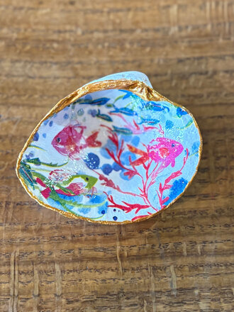 PAINTED SEASHELLS