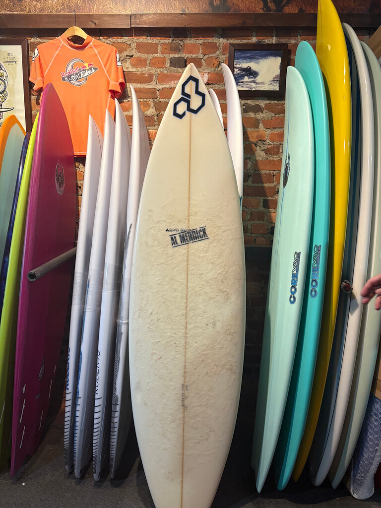 ...LOST SURFBOARDS USED LOST ROUND UP 6'3 CM