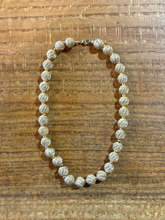 UNSOUND SURF VINTAGE NECKLACES