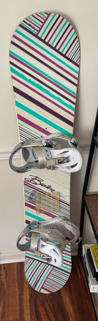 BURTON PRE OWNED BURTON FEATHER 144 SNOWBOARD WITH BINDINGS