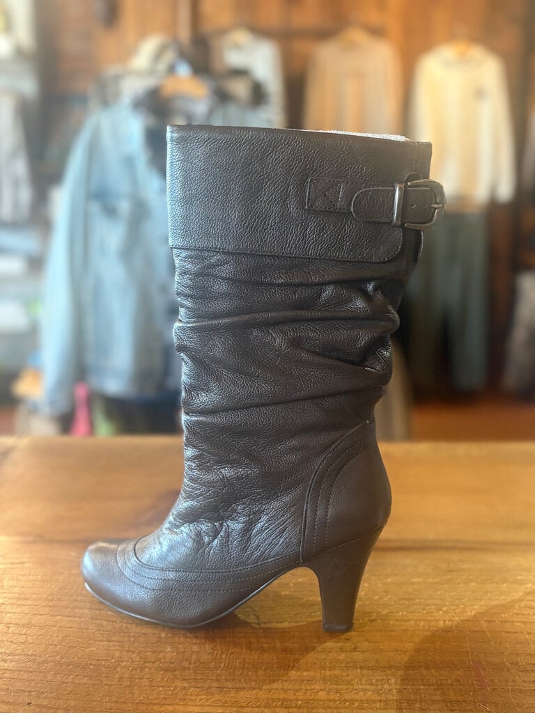 STEVE MADDEN BROWN LEATHER BOOTS