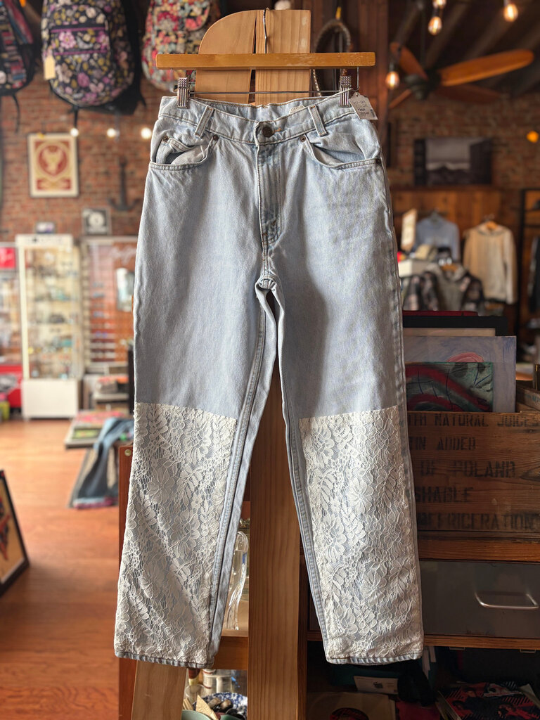 LOUISE DENNIS DENIM CUSTOM LACE LEVIS DENIM SIZE 28