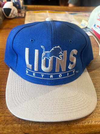VINTAGE DETROIT LIONS HAT