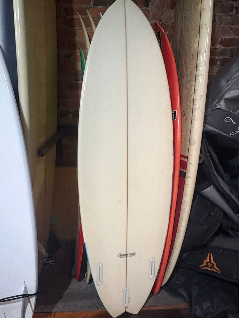 6'1 CREATIVE DESIGN SURFBOARD