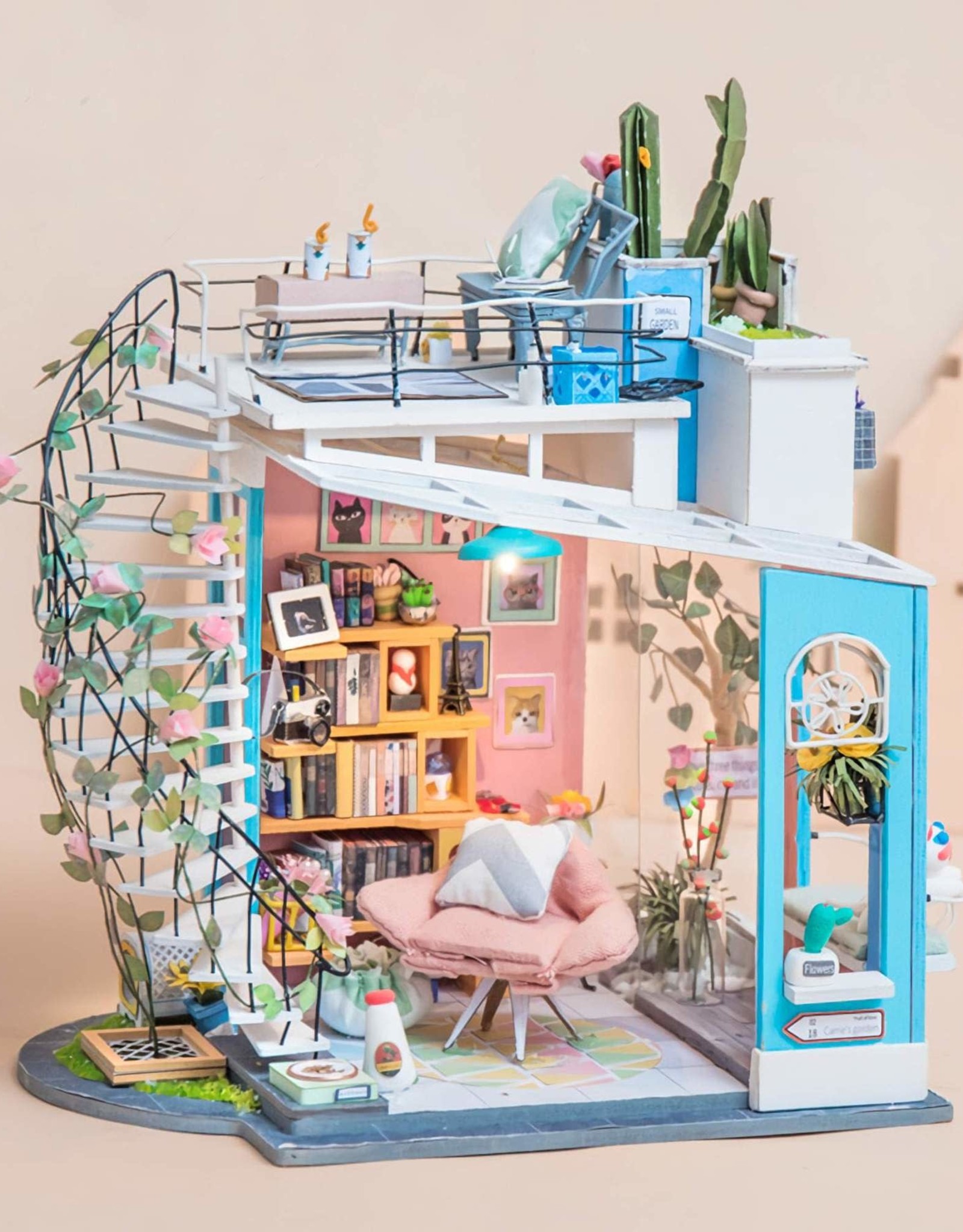 Robotime DIY House - Dora's Loft