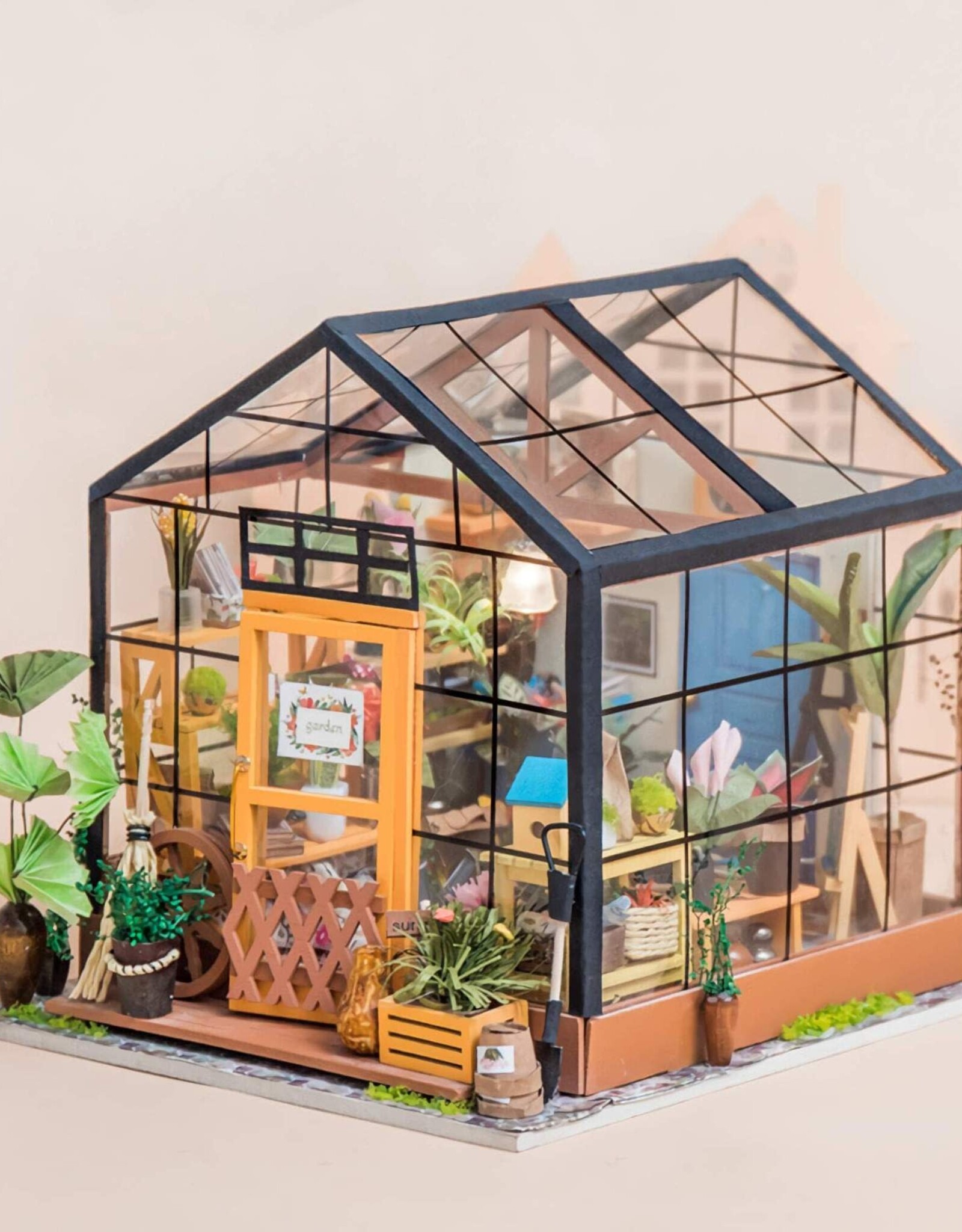 Robotime DIY House - Cathy's green house