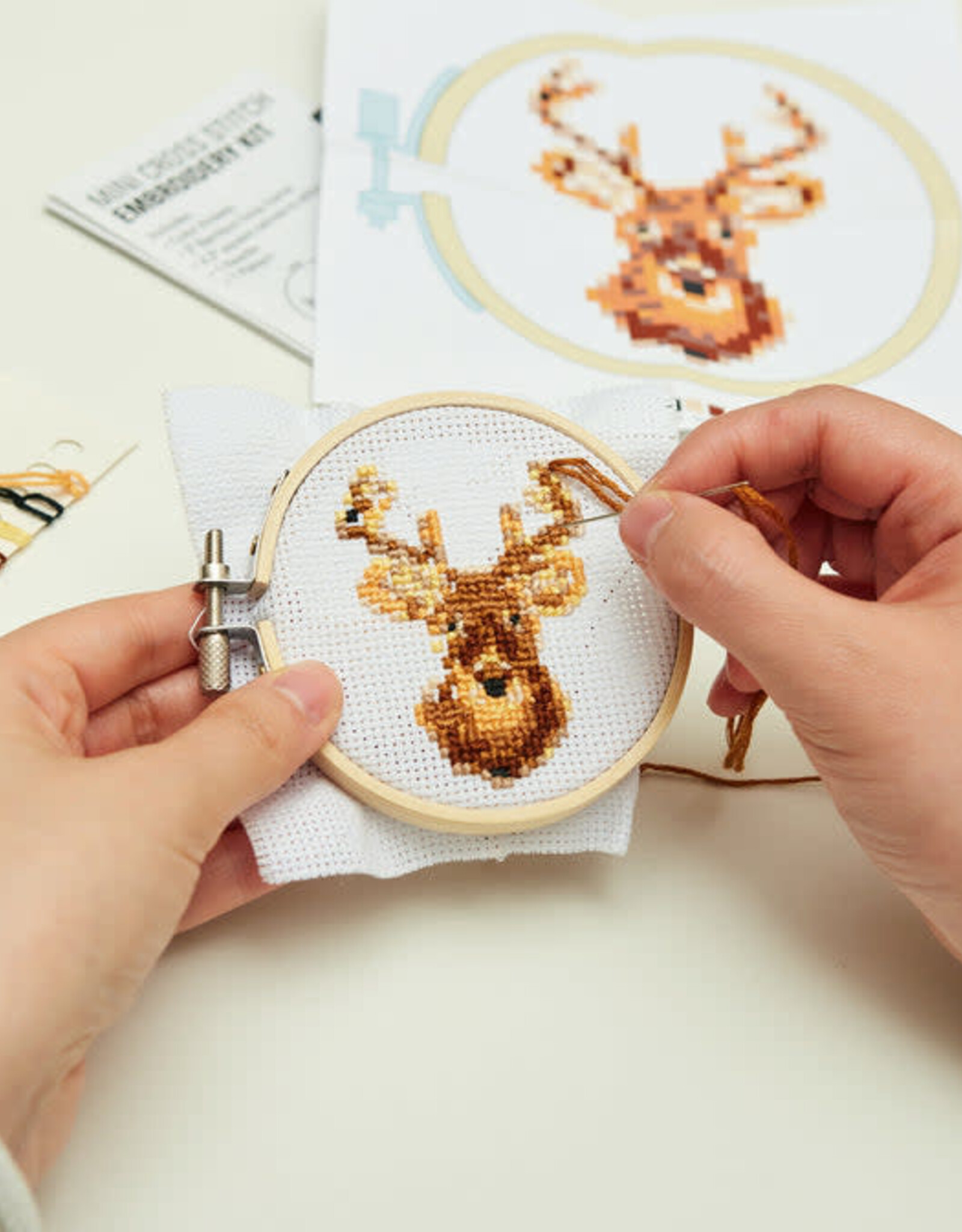 Kikkerland MINI CROSS STITCH KIT - DEER