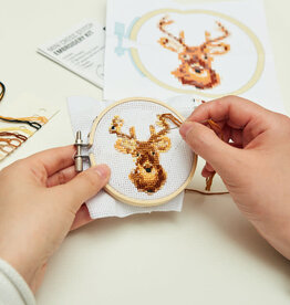 Kikkerland MINI CROSS STITCH KIT - DEER
