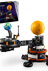 LEGO 42179 Planet Earth and Moon in Orbit