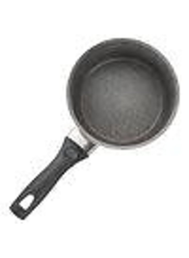 https://cdn.shoplightspeed.com/shops/634342/files/22910762/660x900x2/parma-15-qt-non-stick-saucepan-with-lid.jpg