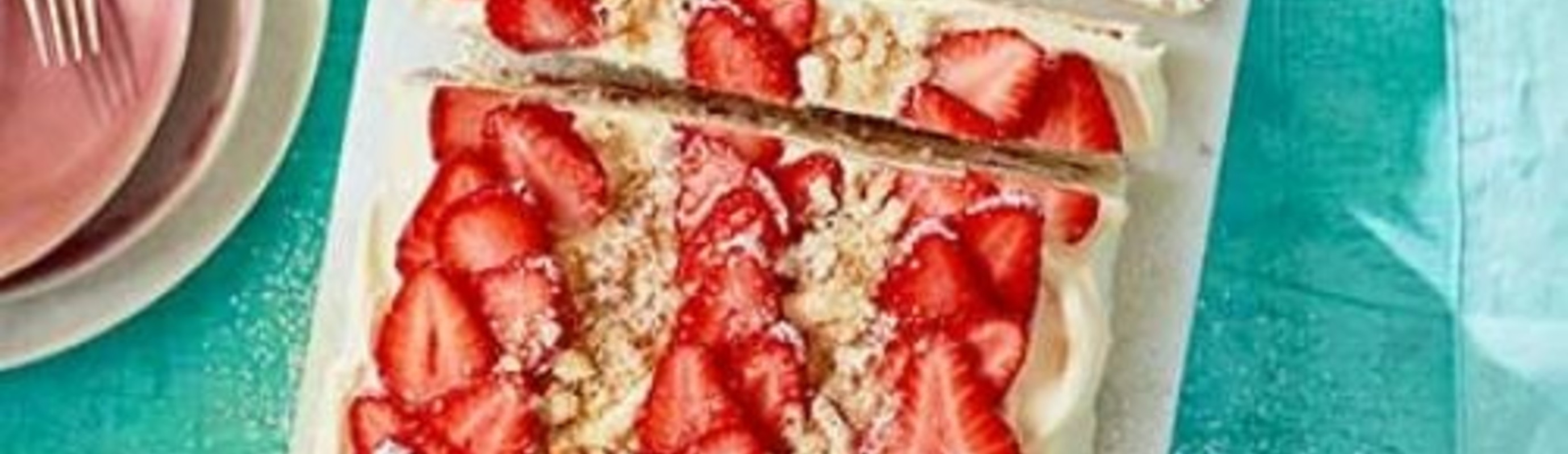 Strawberry shortcake slice