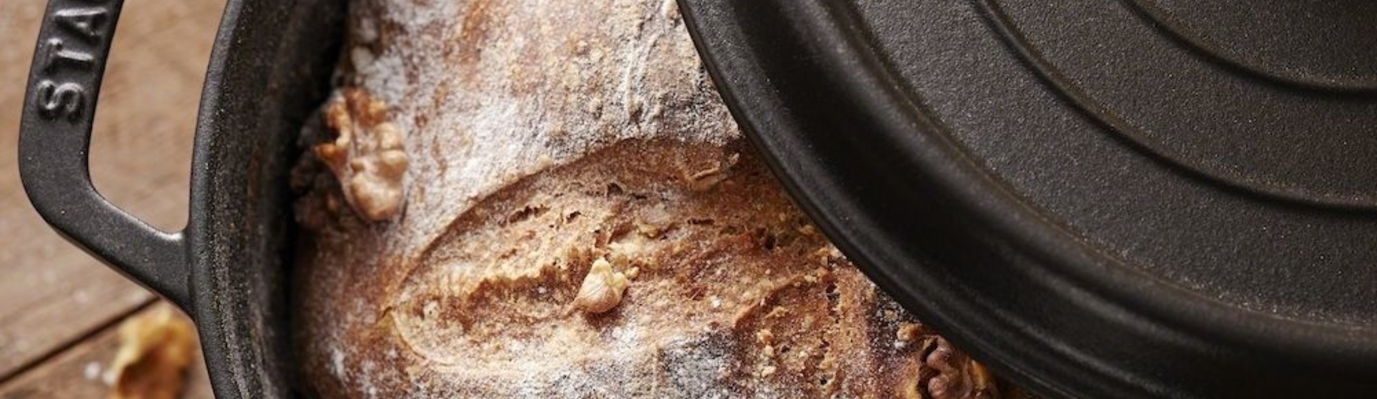 Easy No Knead Bread In a Dutch Oven/Cocotte