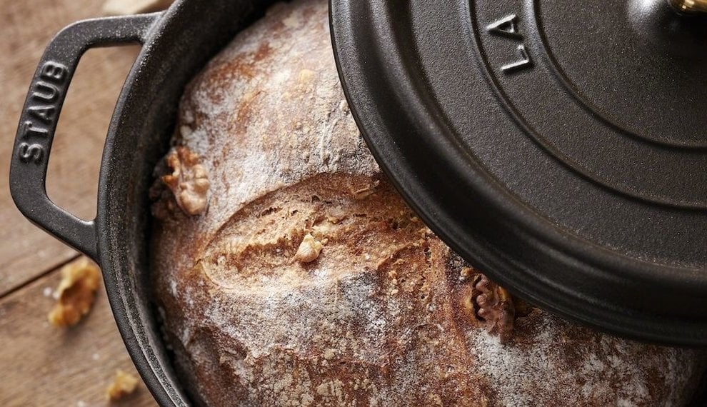 Easy No Knead Bread In a Dutch Oven/Cocotte
