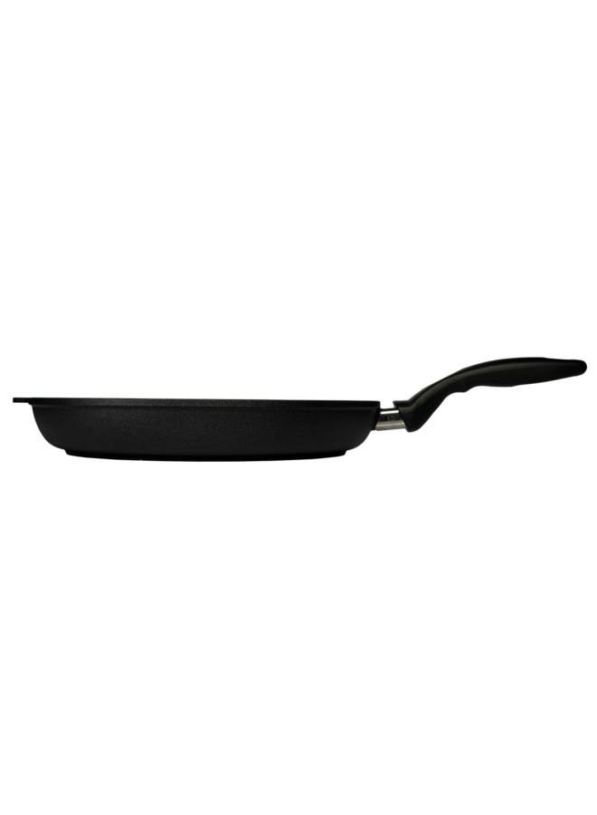 https://cdn.shoplightspeed.com/shops/634342/files/34946249/660x900x2/swiss-diamond-xd-nonstick-fry-pan-125-32cm.jpg