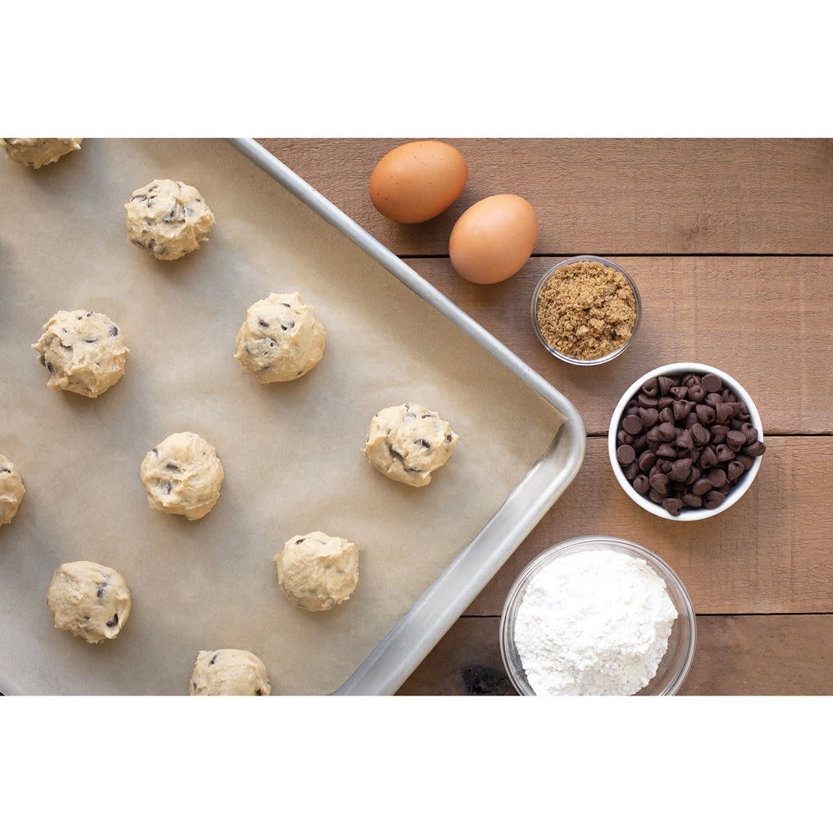 Pre-cut Parchment Paper Sheets for Baking and Cooking