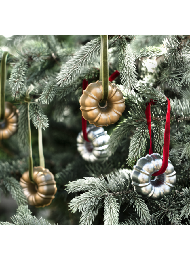Original Bundt Ornament