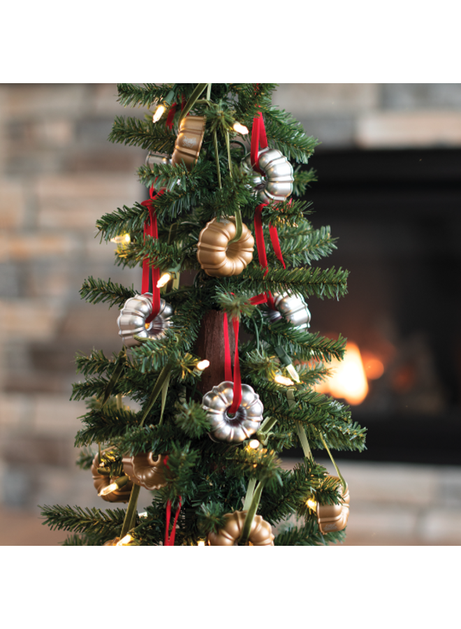 Original Bundt Ornament