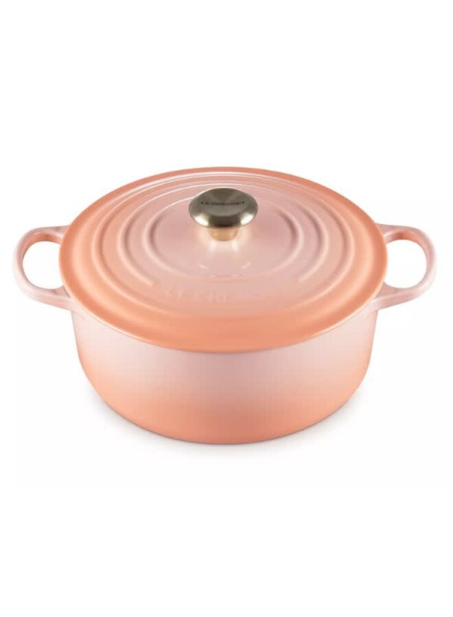Signature Round Dutch Oven 5.5 qt.