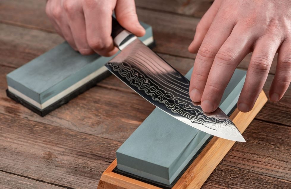 Whetstone sharpening